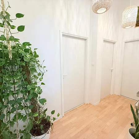 Luna Serene Garden - Jacuzzi & Gym Апартаменты *