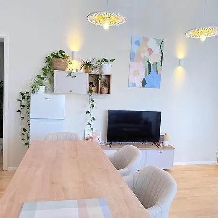 Luna Serene Garden - Jacuzzi & Gym Apartament *