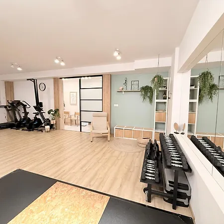 Apartment Luna Serene Garden - Jacuzzi & Gym *