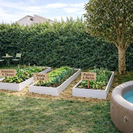 Luna Serene Garden - Jacuzzi&gym Appartamento Zara