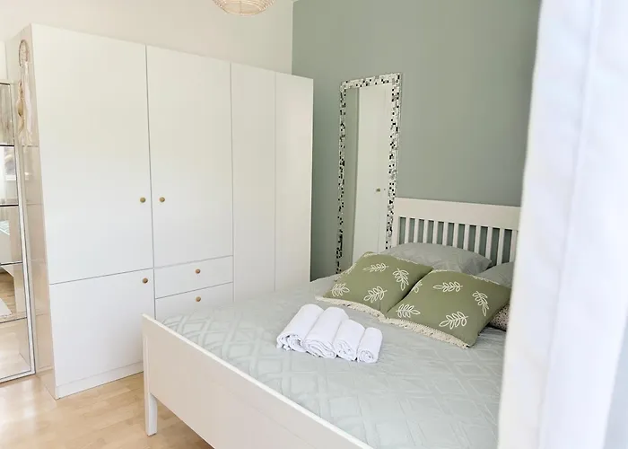 Apartment Luna Serene Garden - Jacuzzi & Gym