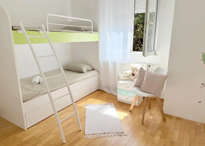 Apartment Luna Serene Garden - Jacuzzi & Gym