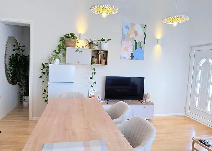 Luna Serene Garden - Jacuzzi & Gym Apartment *