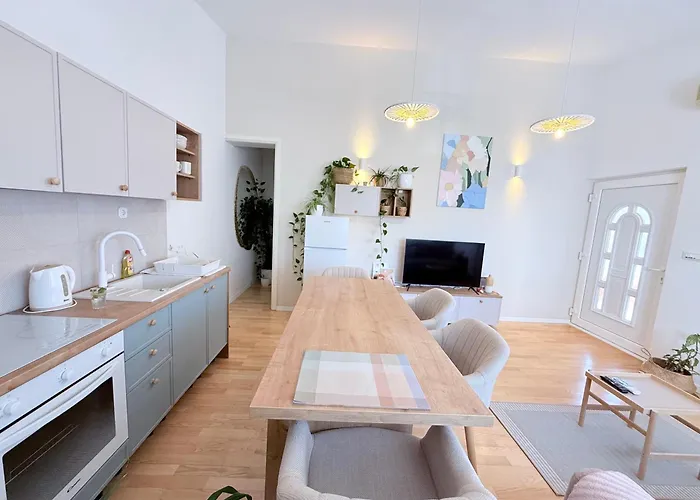 Luna Serene Garden - Jacuzzi & Gym